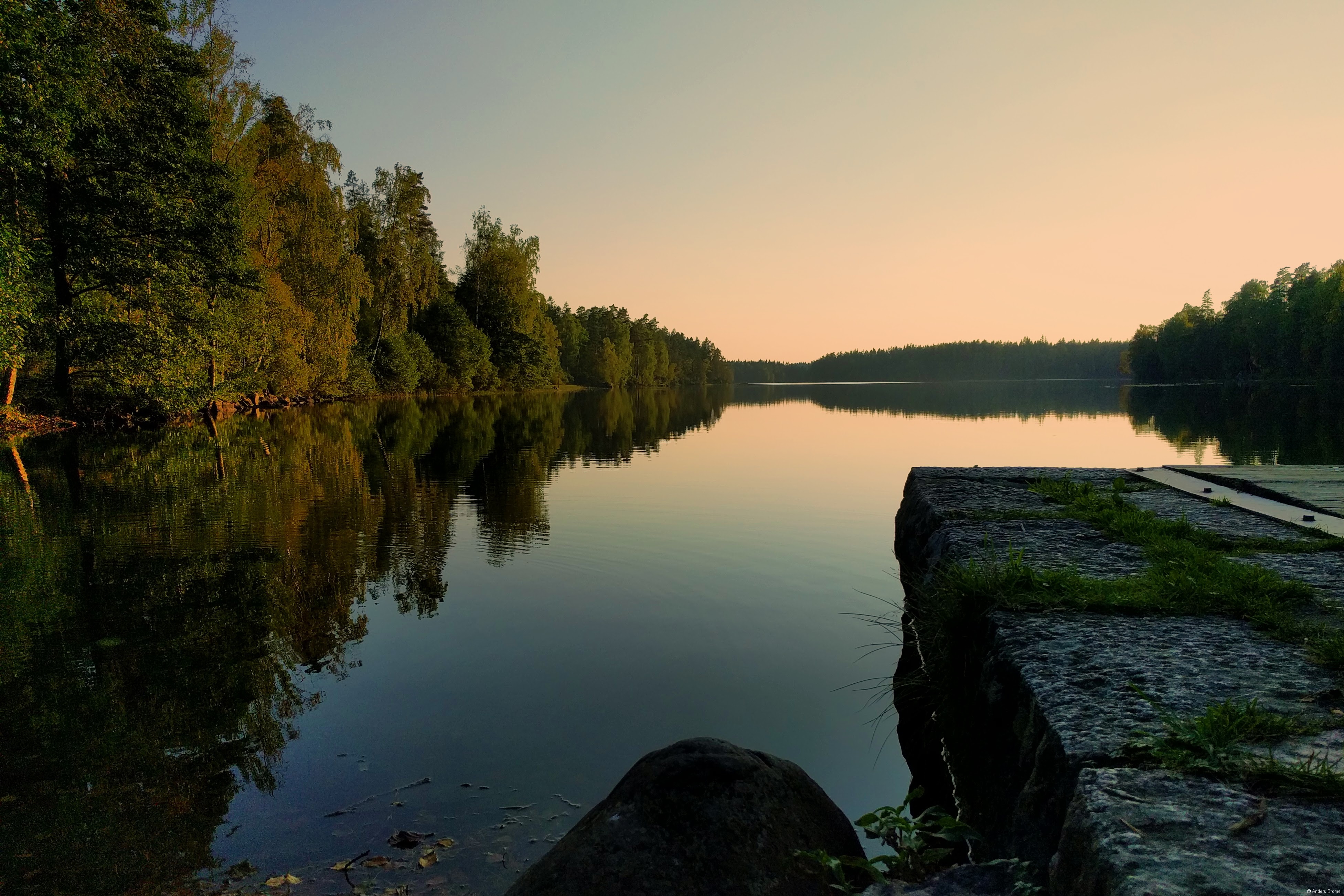 Озеро верна. Озеро Оснен Швеция. Реки и озера Швеции. Каликсэльвен река. Река Торнео Швеция.